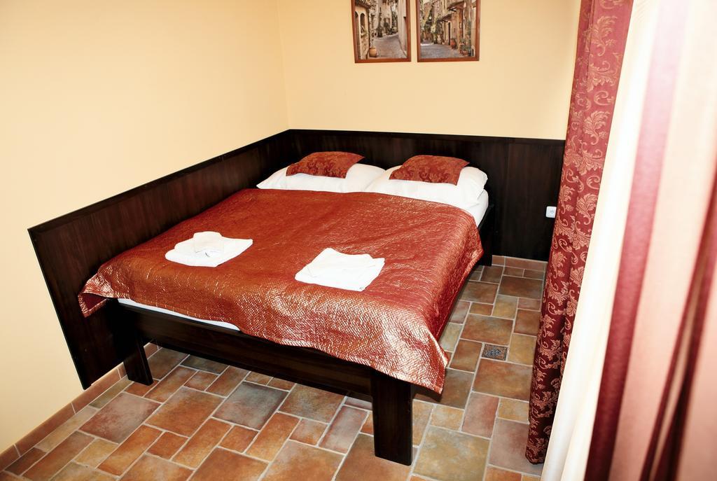 Hotel Pelikán Třeboň Quarto foto
